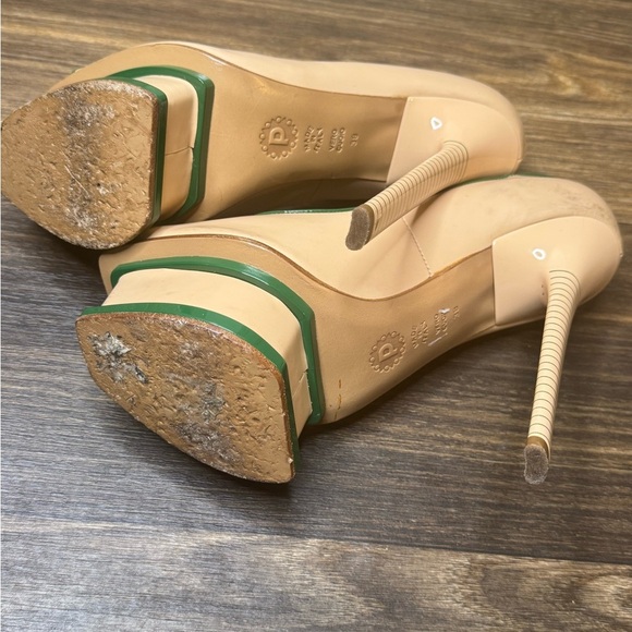 3/$30 Pollini Women's Green and Tan Peep Toe Heels - Picture 13 of 13